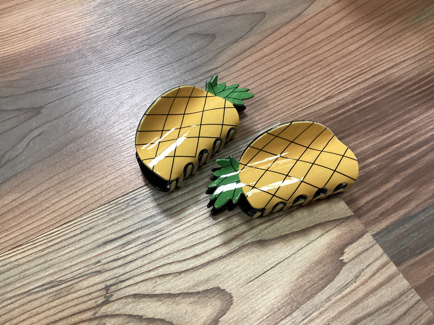 Pineapple Claw Clip