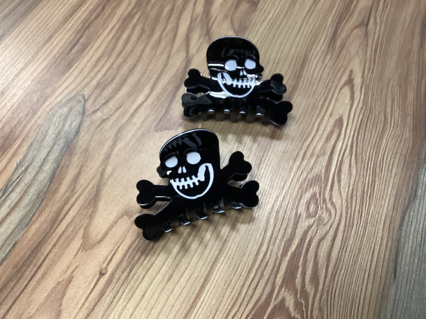 Smile Skull Claw Clip