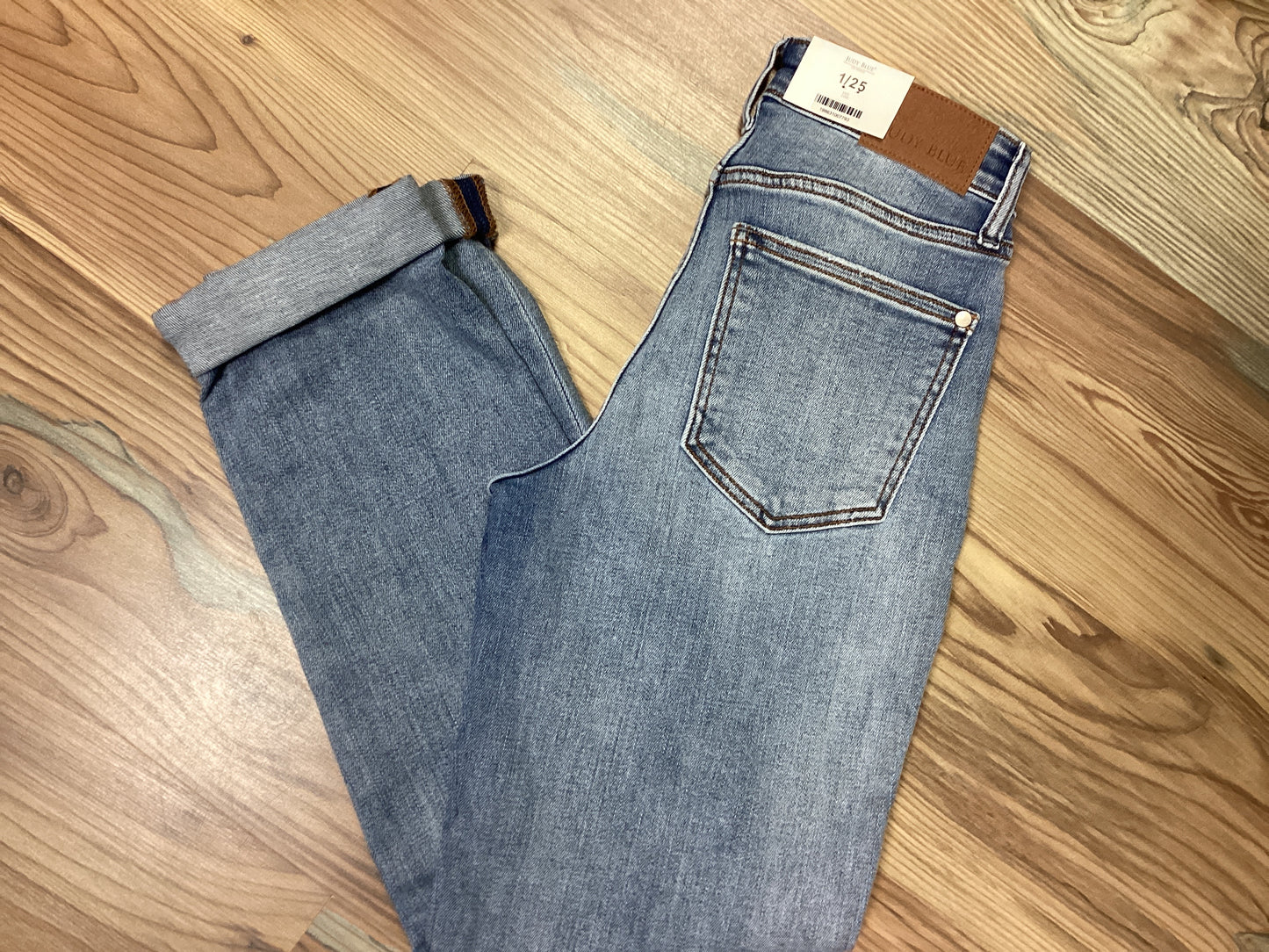 Judy Blue Boyfriend Mid Rise Medium Wash