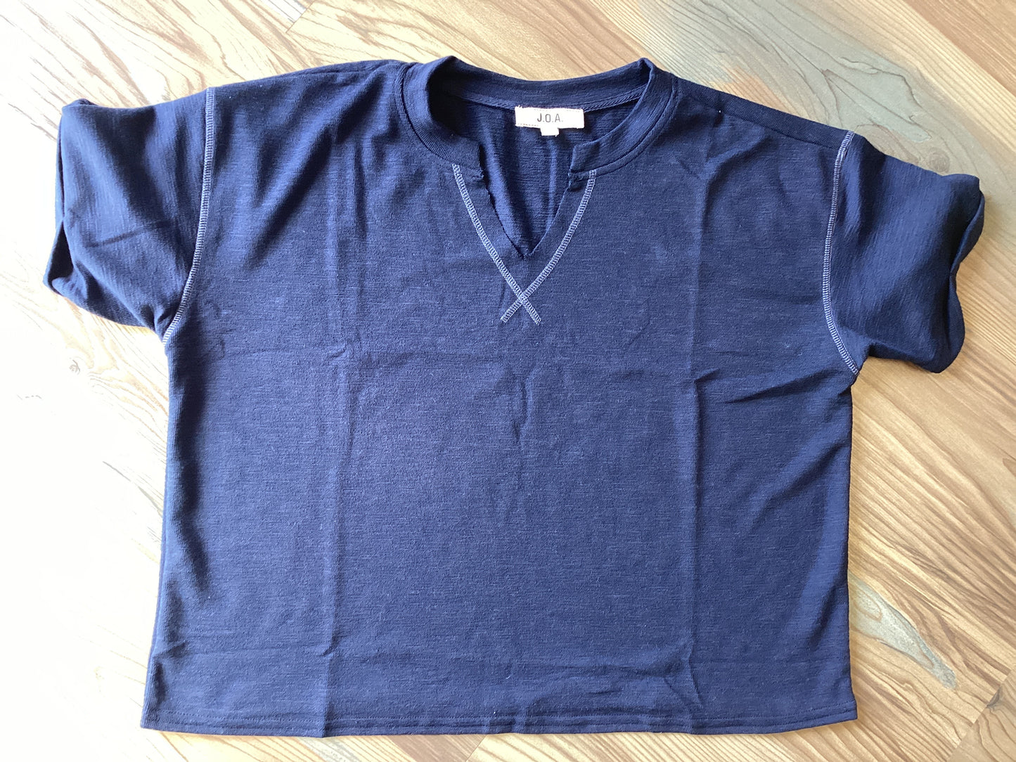 Navy Contrast V Neck Short Sleeve