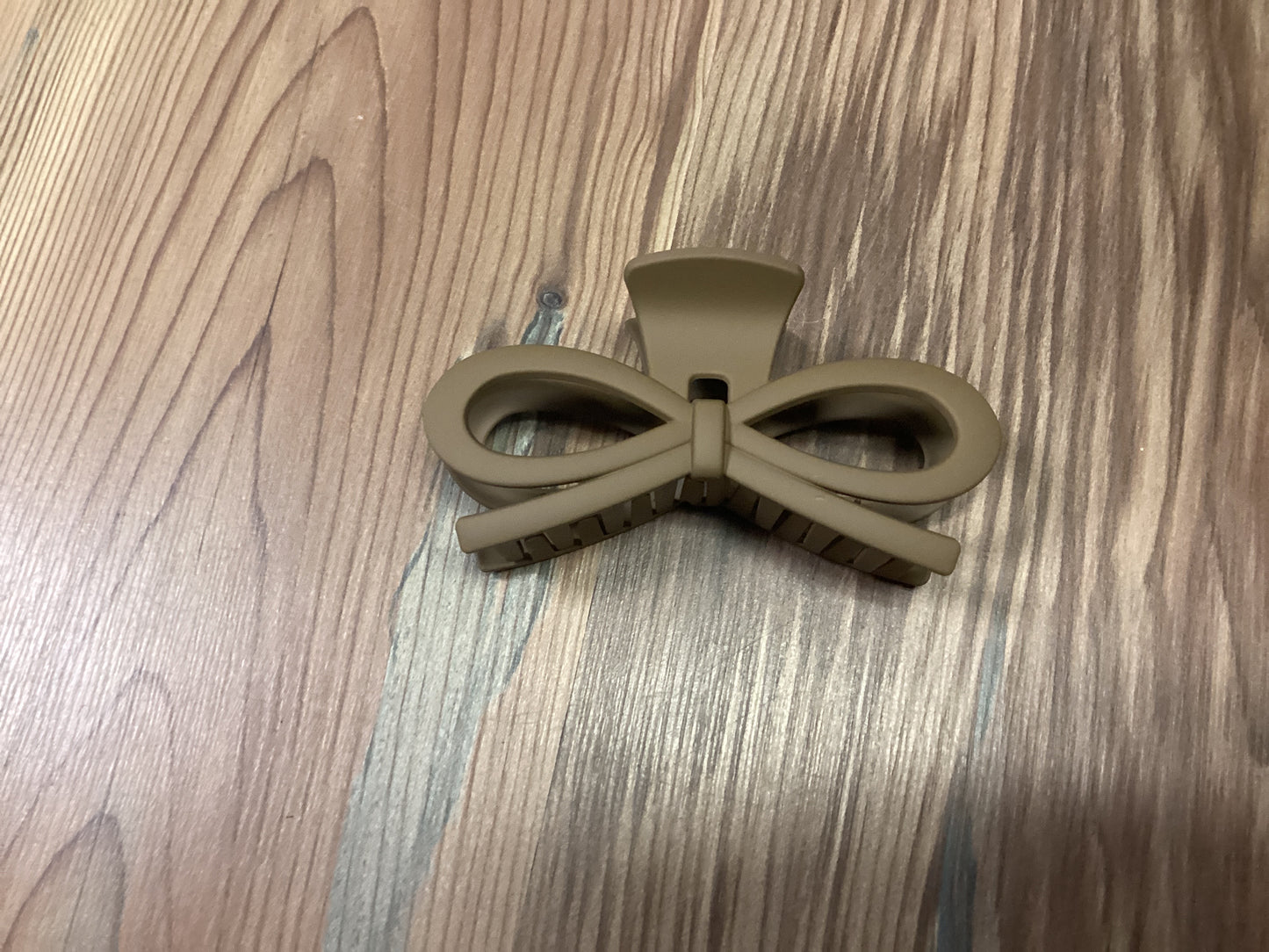 Matte Bow Clip