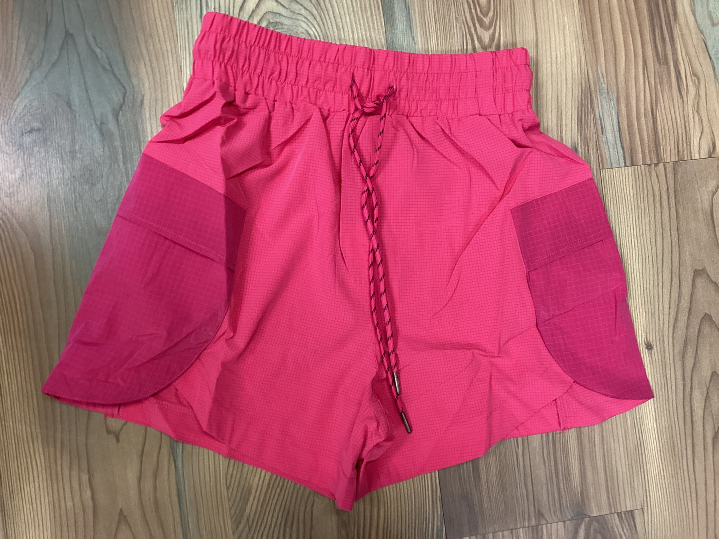Breathable Magenta Cargo Active Short