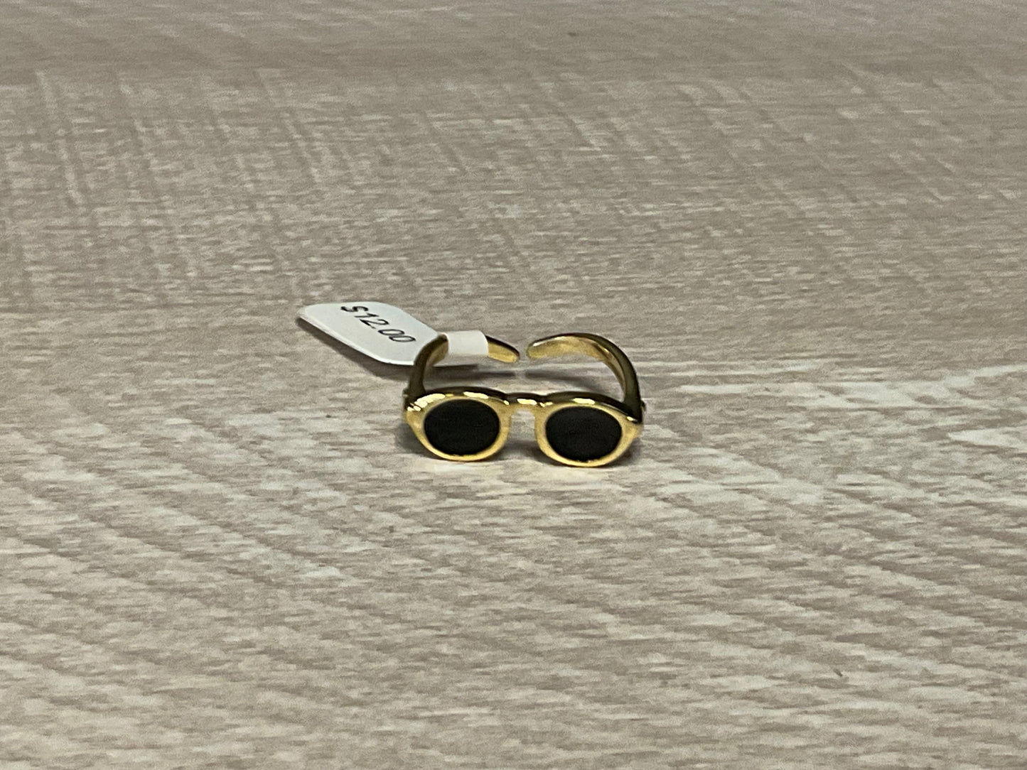 Sunglass Ring