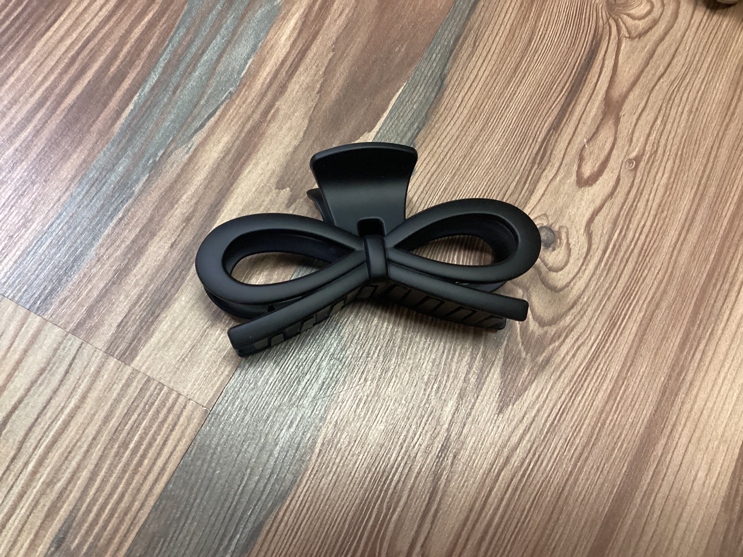Matte Bow Clip
