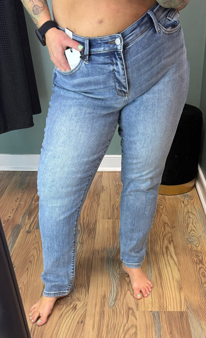 Judy Blue Classic Mid Wash Slim Fit