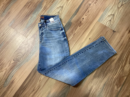 Judy Blue Classic Mid Wash Slim Fit