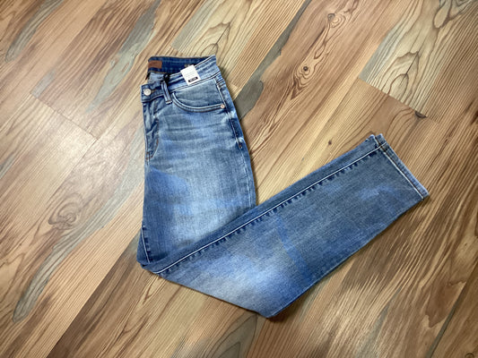 Judy Blue Classic Mid Wash Slim Fit