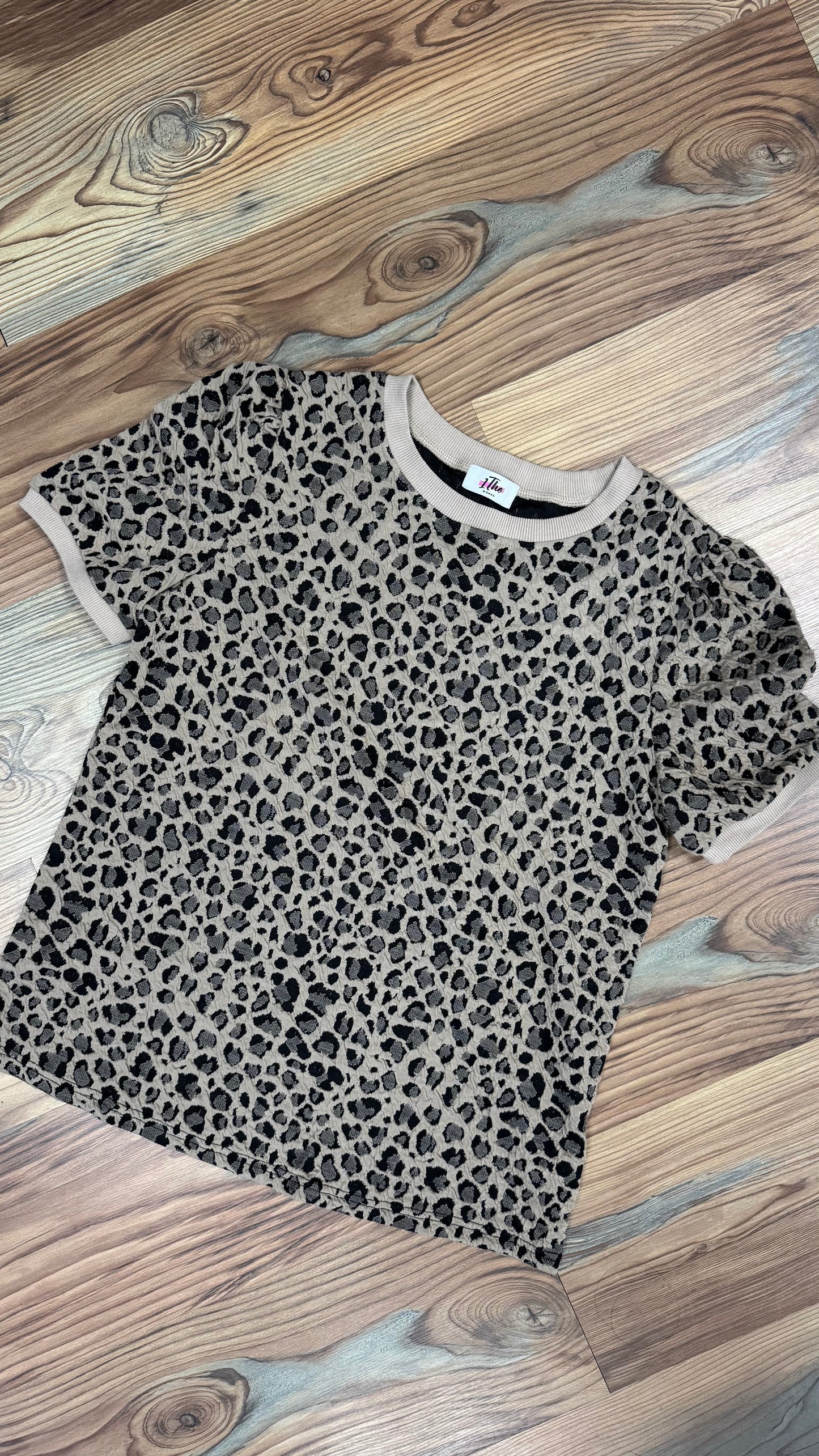 Crinkle Animal Print Short Sleeve