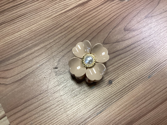 Tan Pearl Flower Clip