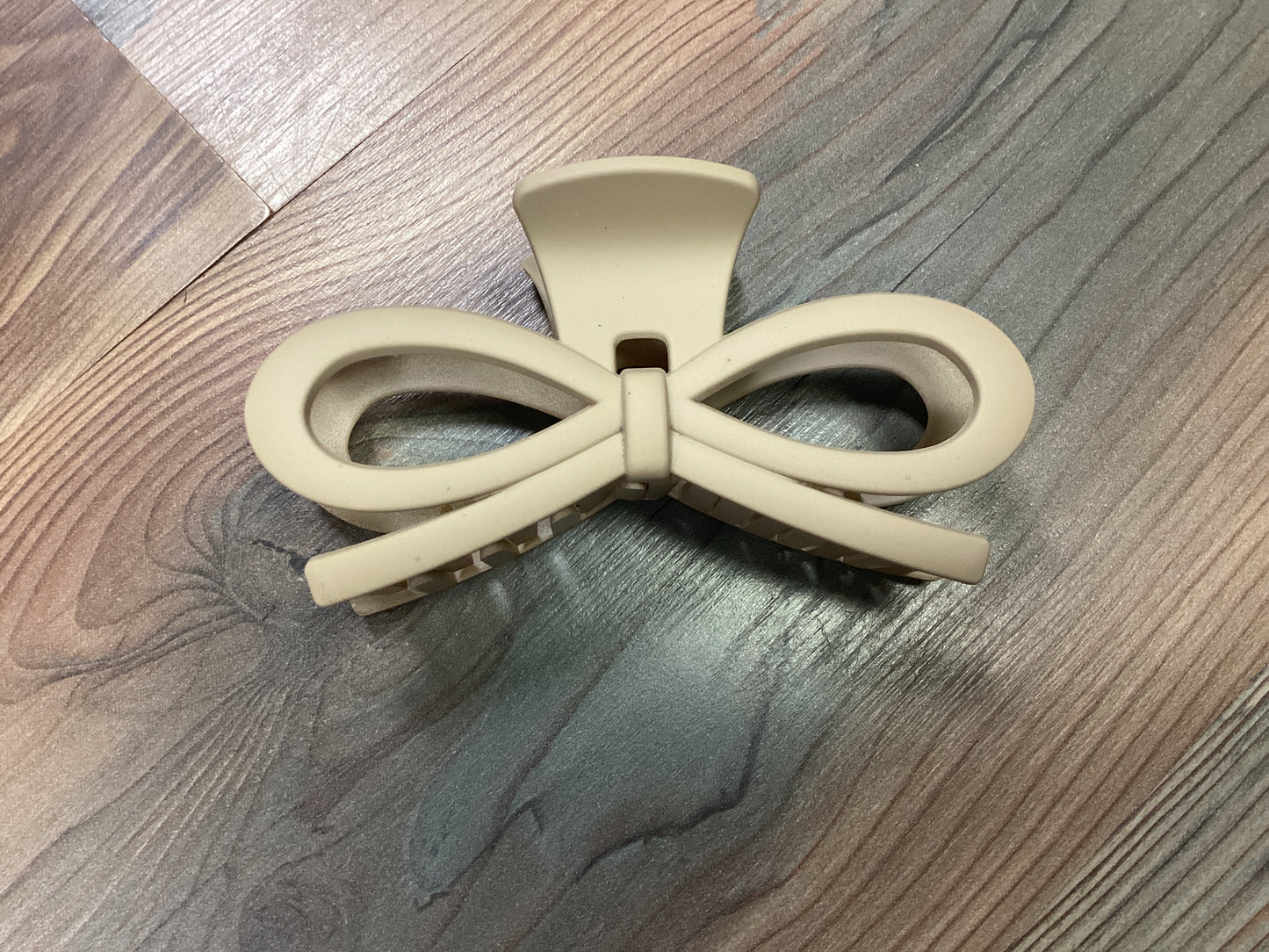 Matte Bow Clip