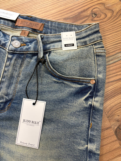 Judy Blue Vintage V Front Shorts