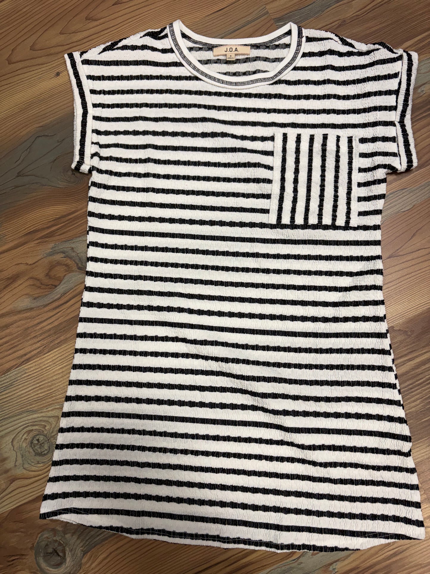 Black White Crinkle Dress