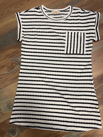 Black White Crinkle Dress